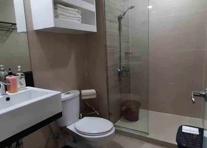 In Taguig Near Venice Grand Canal Mall Bgc Makati Balai Bellini Apartment